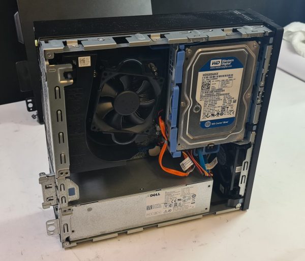 Dell OptiPlex 3040 PC opened up displaying contents